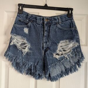 Sierra West Vintage Distressed Denim Shorts Size 28
